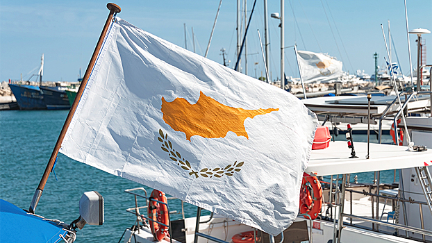 СМИ: Константина Григоришина и Игоря Кесаева лишили гражданства Кипра