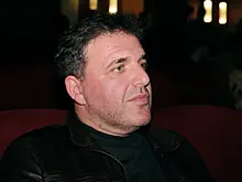 Максим Виторган прогулялся с младшими сестрами в Юрмале и попал на видео