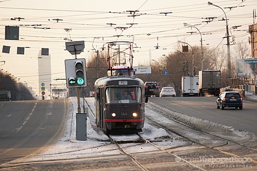 Без паники: екатеринбуржцев не лишат трамваев и троллейбусов