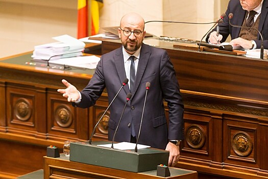 Премьер-министр Бельгии объявил об отставке после распада правящей коалиции и протестов из-за миграционного пакта