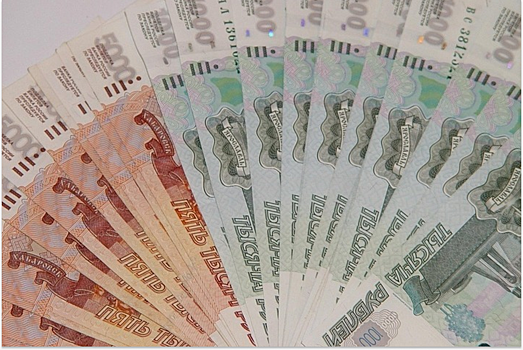 В Томской области медикам дополнительно выплатили более 430 млн рублей