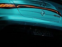 Mercedes рассекретил дизайн задней части нового седана EQE 2022 года