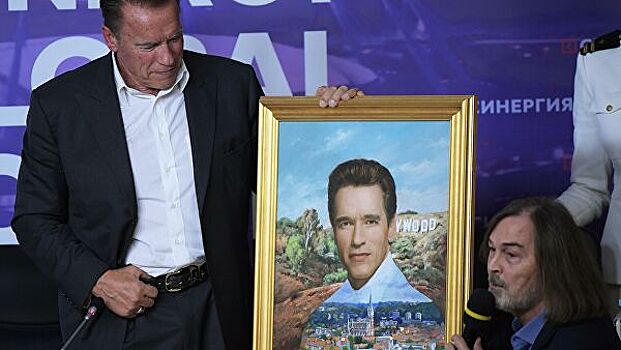 Никас Сафронов подарил Шварценеггеру его портрет