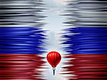 Дорого и долго: кто против иностранных туристов в России?