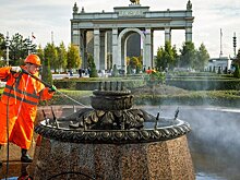 Фонтаны на Центральной аллее ВДНХ подготовлены к зиме