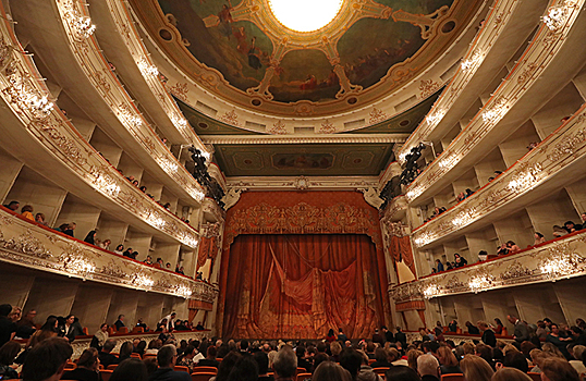 Зачем России департамент театров?