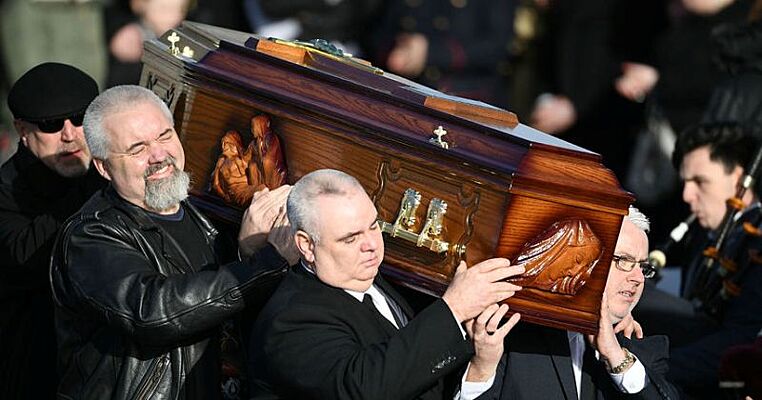 Похороны Вячеслава Зайцева прошли странно: родня поссорилась, звезды игнорировали