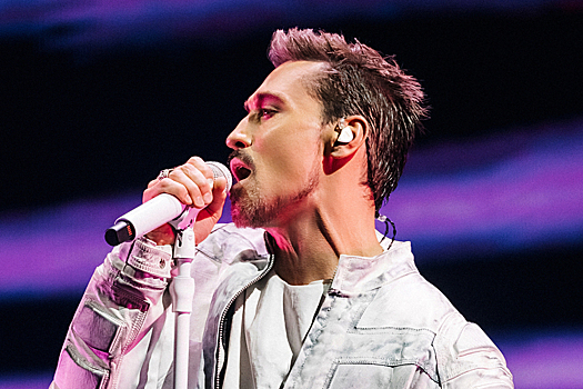 Дима Билан в новом шоу летает под куполом и меняет цвет глаз