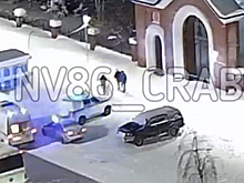 В Нижневартовске мужчину госпитализировали после появления босым в храме