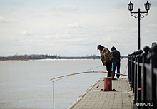 В Нижневартовске пропал рыбак, спасая тонущих детей