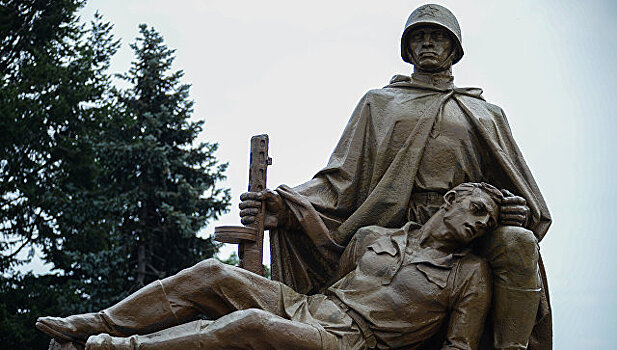 Польша: международные законы не защищают советские памятники