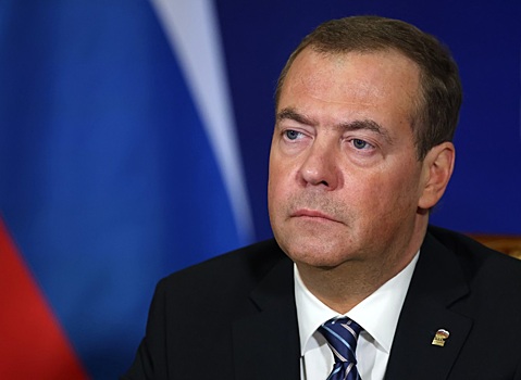 Медведев: несистемная оппозиция превратилась в террористов и убийц
