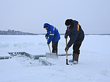 На озере Ханто в Ноябрьске начали готовить купель и иордань