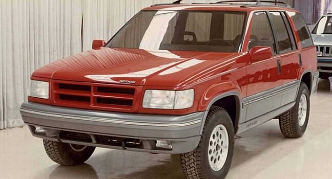 Jeep Grand Cherokee мог появиться на рынке под брендом Dodge