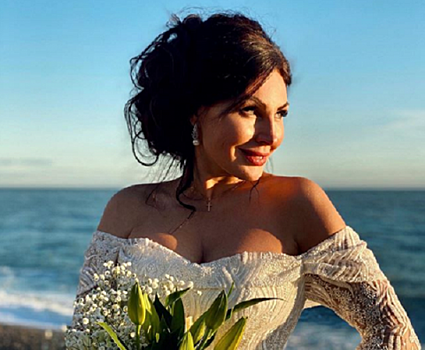 Наталья Бочкарева удивила поклонников фото в свадебном платье