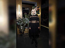 Кудрявцева появилась в платье с прозрачными вставками