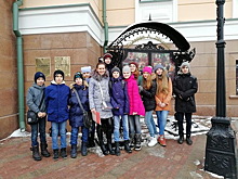 Молодежь ознакомилась с портретами, пейзажами и натюрмортами