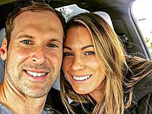 Бывший вратарь «Челси» Чех развёлся с женой после 22 лет брака