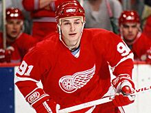 Знаменитому голу советского хоккеиста Федорова — 30 лет. Он сбежал из СССР и забил в США в первом же матче