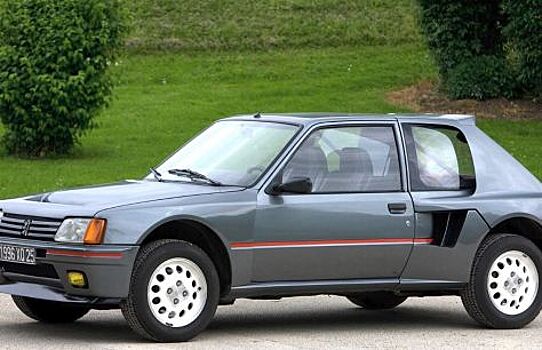 Peugeot 205 T16: «горячая» дорожная модель группы В