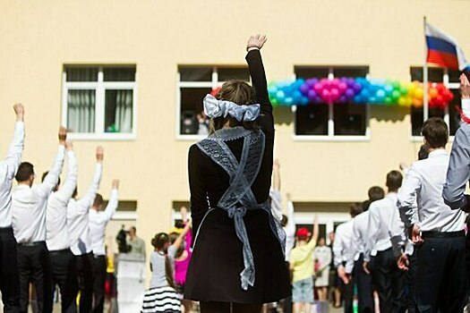 «Нужнее всего — учиться жить»: что думали русские классики про школу, образование и «тёмные массы»