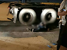«Да что ж за сезон такой?!»: на юге Волгограда байкер погиб под колесами КАМАЗа