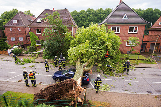 На север Германии обрушился мощный ураган