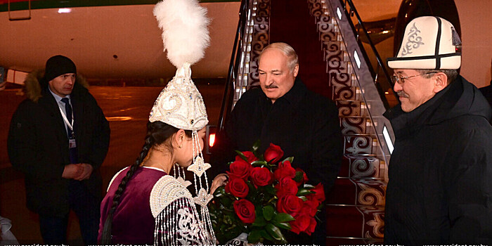 Президент Беларуси прибыл в Бишкек, где примет участие в саммите ЕАЭС