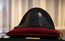 Шляпу Наполеона продали на аукционе за рекордные почти €2 млн