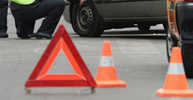 В Новочеркасске при столкновении автобуса и ВАЗа пострадала женщина