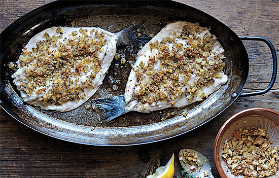 11 хитростей шефов, позволяющих улучшить вкус запеченной в духовке рыбы