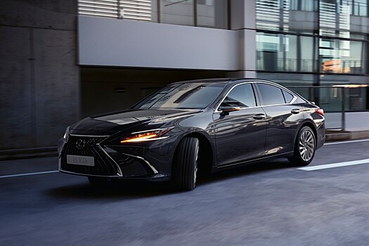 Седану Lexus ES досталась порция обновок к 2023 модельному году