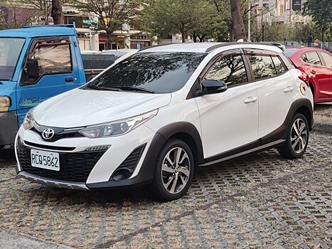 Toyota представила обновленный Yaris для Европы