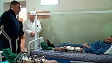 Дюмин посетил военный госпиталь и семью участника СВО