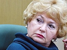 Сенатор Людмила Нарусова выступила с критикой закона об электронных повестках