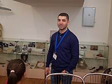 Боксёр-звезда Михаил Алоян провёл экскурсию в музее