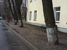 Во дворе на Лобненской отремонтировали асфальт