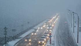 Петербург парализовало из-за мощного снегопада