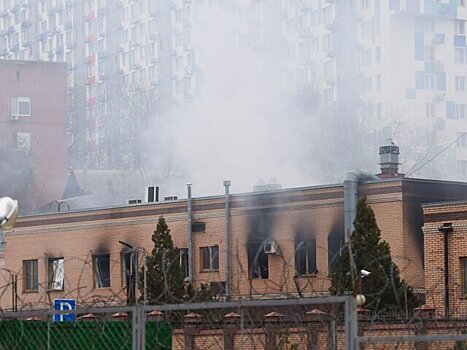 Пожар в здании УФСБ в Ростове-на-Дону полностью потушен