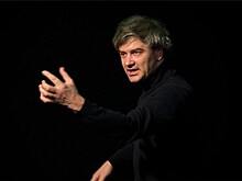 Новосибирский театр "Старый дом" переносит премьеру спектакля "Петерс"