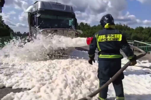 Движение у места подрыва моста на дороге А-240 под Брянском полностью перекрыли