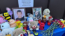 Стихийный мемориал в память о погибшей в теракте в Белгороде семье появился в Пятигорске