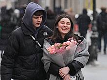 Тостер, цветы и сервиз: женщины рассказали, каким подаркам обрадуются на 8 Марта