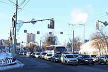 Неисправный светофор стал причиной огромной пробки на Московском проспекте