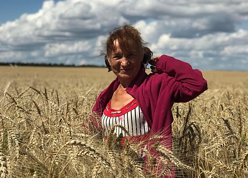 71-летняя соцработница из деревни Большая Андреевка каждый день помогает своим землякам