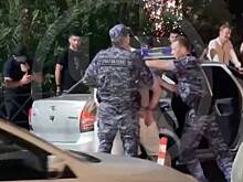Туристы устроили драку во время отдыха на российском курорте и попали на видео