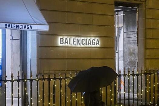 В Сети раскритиковали новую детскую коллекцию Balenciaga