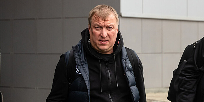 «Заварухин — мастер в тренерской и актерской деятельности» — защитник «Трактора» Блажиевский