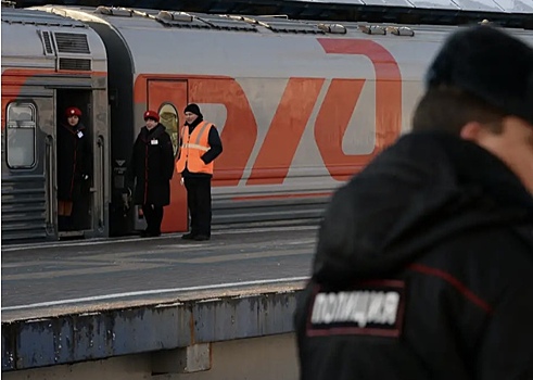 В Германии мужчина с ножом напал на пассажиров поезда
