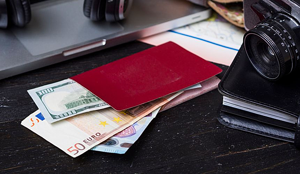 Как в новогодние праздники работают визовые центры и консульства в Москве